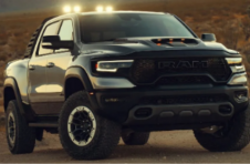 2021 Ram 1500 TRX达到702 HP，想让猛禽灭绝