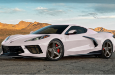 C8克尔维特（Corvette）被制成浸入碳纤维零件中