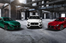 2021年玛莎拉蒂Ghibli和Quattroporte Trofeo首次亮相580马力法拉利Made V8