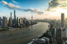 8月上海实现进出口双增长 外贸连续3个月正增长