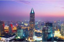 上海明天广场7至32层10月底整体拍卖 起拍价25.7亿