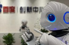 特斯拉火速招聘500人后，机器人会取代HR吗？今天，上海释放重要人才信号
