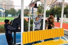一到放学就成“小学生最爱”，开业16年，上海首座社区体育场又迎超高人气