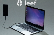 由您的Android手机驱动的LEEF笔记本电脑