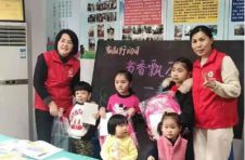 淞南镇组织开展“书香飘万家”亲子阅读活动
