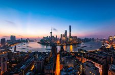 全链条促进汽车消费、降低外贸企业成本……商务部发布会提出这些举措