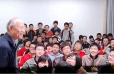 汪品先院士结束“科学与文化”最后一讲，依旧骑着单车飞离
