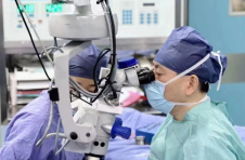 全国首批强生眼力健TECNIS Synergy™跃无级®人工晶状体在复旦大学附属眼耳鼻喉科医院完成植入