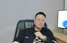 赵骏：五维传播的领航者，传媒行业的创新先锋》